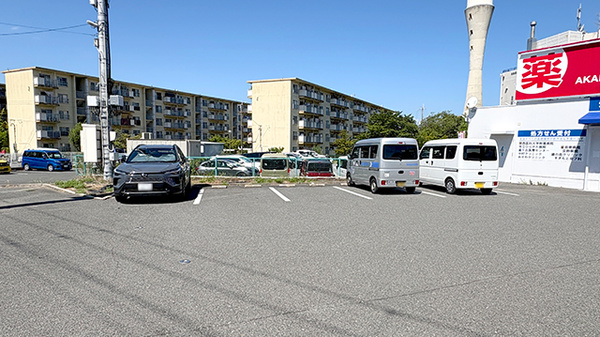 アカカベ薬局　藤が尾店の駐車場