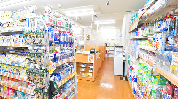 薬のヒグチ薬局　新飯田橋店の入口
