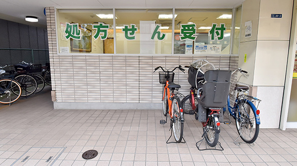 薬ヒグチ調剤薬局 千束店の駐輪場