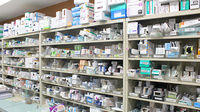 杏林堂薬局　新居店の薬棚