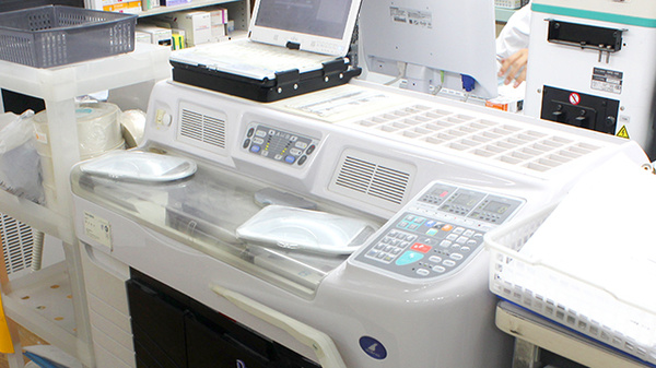 杏林堂薬局　新居店の調剤器具