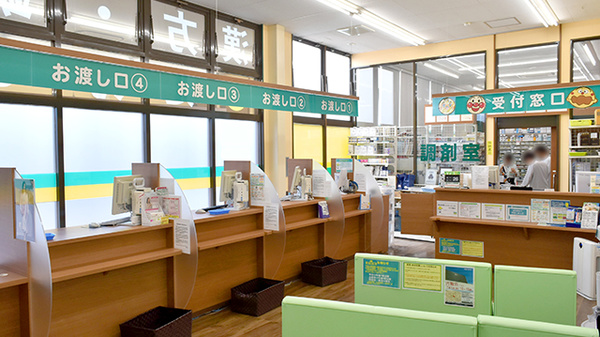 杏林堂薬局　ピーワンプラザ天王店の受付/カウンター