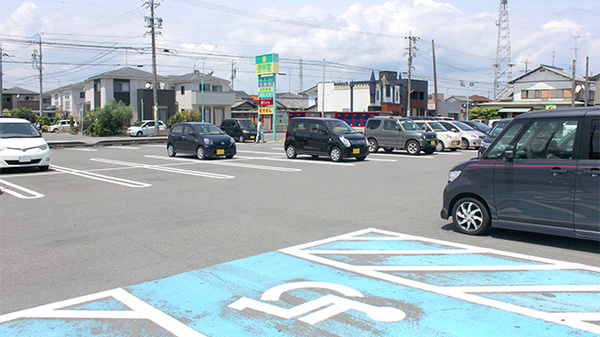 杏林堂薬局　袋井旭町店の駐車場