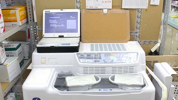 杏林堂薬局　菊川病院前店の調剤器具