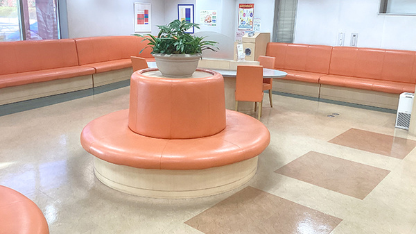 薬局くだわら 新川店の待合スペース