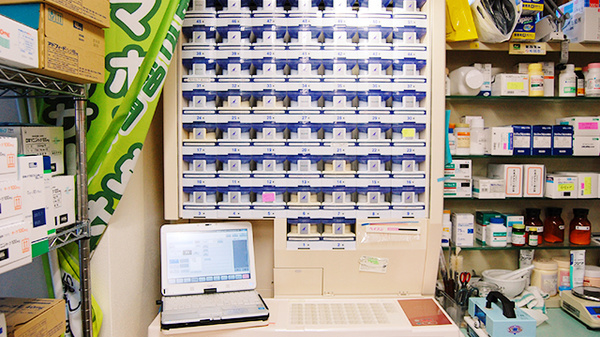 ハーモニー薬局　北一の沢店の調剤器具