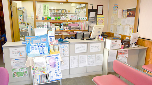 サンリツ薬局　本中山店の受付/カウンター
