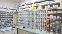 サンリツ薬局　谷塚店の薬棚