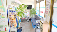 サンリツ薬局　幕張本郷店の待合スペース