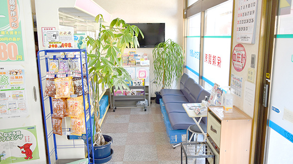 サンリツ薬局　幕張本郷店の待合スペース