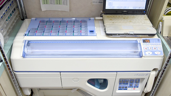サンリツ薬局　幕張本郷店の調剤器具