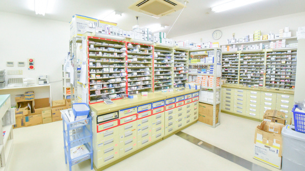 ナガオ薬局新栄館の調剤室