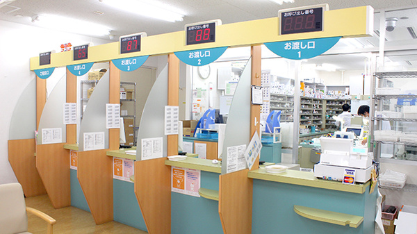 ダリヤ湘南薬局の受付/カウンター