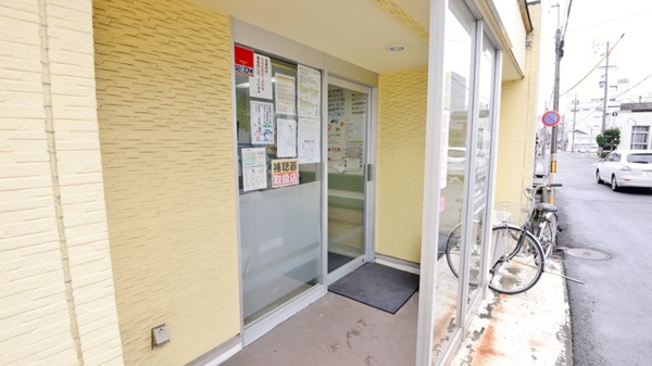 ダリヤ元町薬局の入口
