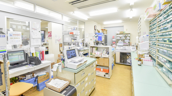 ダリヤ桂薬局の調剤室