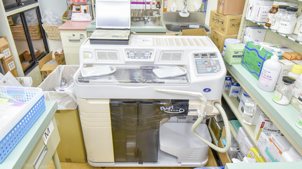 ダリヤ桂薬局の調剤器具