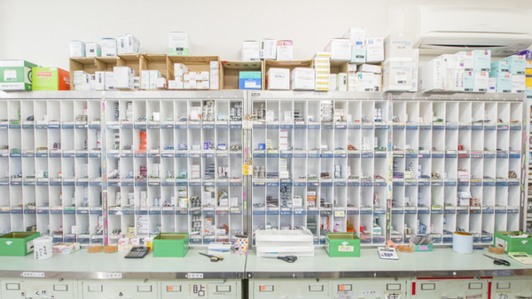 ＣＭＳセト調剤薬局の薬棚