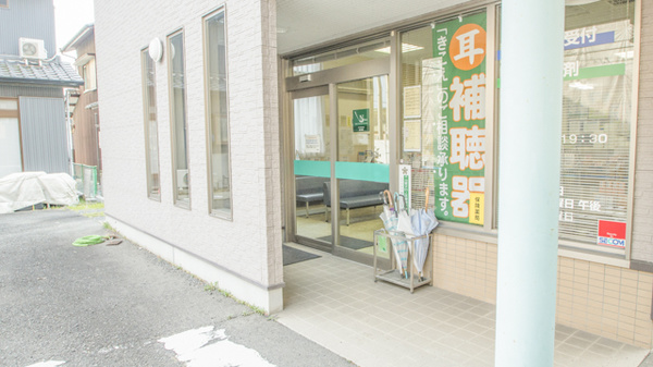 いび薬局の入口