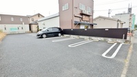 新川調剤薬局の駐車場