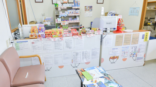 しみず薬局プラファ調剤の受付/カウンター