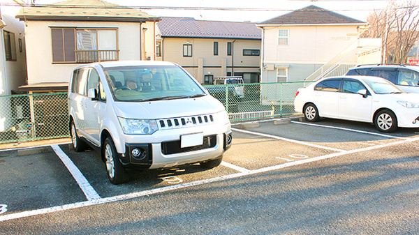 宮前たいら薬局の駐車場