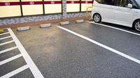 ヤックスドラッグ　仁戸名薬局の駐車場