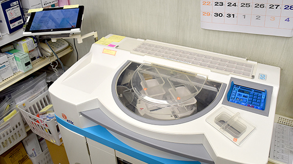 ヤックスドラッグ　磯辺海浜薬局の調剤器具