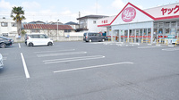 ヤックスドラッグ　千種薬局の駐車場