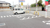 ヤックスドラッグ　作草部薬局の駐車場