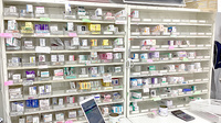 ヤックスドラッグ　鎌取薬局の薬棚