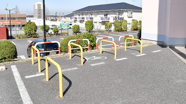 ヤックスドラッグ　土気薬局の駐輪場