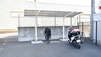 ヤックスドラッグ　二十世紀が丘薬局の駐輪場