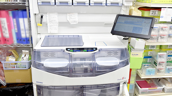 ヤックスドラッグ　船橋習志野薬局の調剤器具