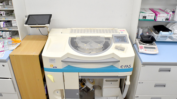 ヤックスドラッグ　長南薬局の調剤器具