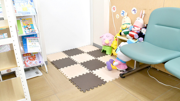 ヤックスドラッグ 潮来薬局のキッズ用設備