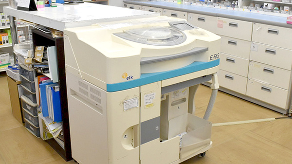 ヤックスドラッグ 潮来薬局の調剤器具