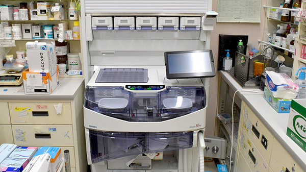 ヤックスドラッグ　市原青柳薬局の調剤器具