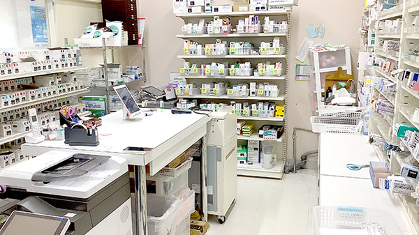 ヤックスドラッグ　木更津清見台薬局の調剤室