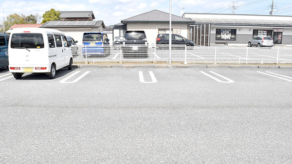 ヤックスドラッグ　大多喜薬局の駐車場