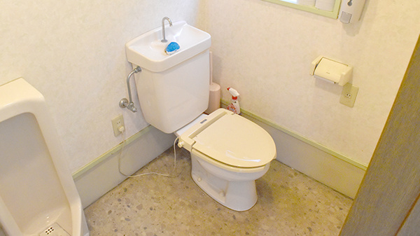 ヤックスドラッグ　成東東薬局のお手洗い