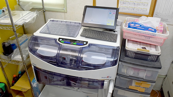 ヤックスドラッグ　成東東薬局の調剤器具