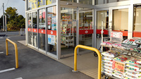 ヤックスドラッグ　野栄薬局の入口