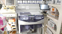 ヤックスドラッグ　旭中央薬局の調剤器具