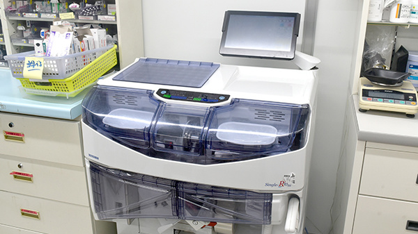 ヤックスドラッグ　神崎薬局の調剤器具