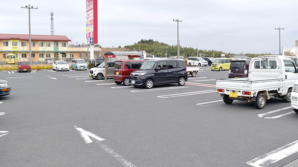 ヤックスドラッグ多古台薬局の駐車場