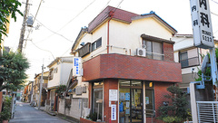 秋山調剤薬局の外観