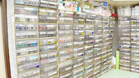 秋山調剤薬局の薬棚