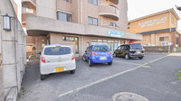 アルファ薬局の駐車場