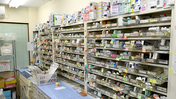 ヘルシー薬局　布施店の薬棚
