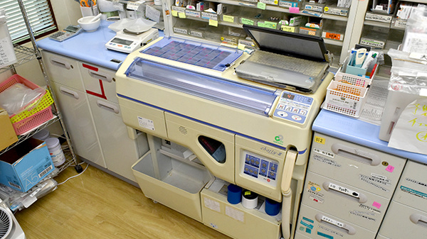 ヘルシー薬局　布施店の調剤器具